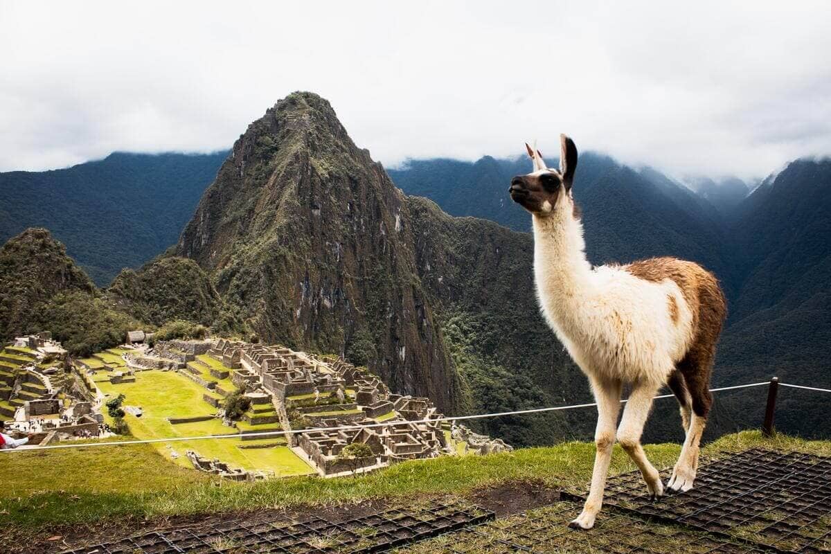 10 locuri interesante de vizitat în Peru + 3 obiective turistice pline de culoare