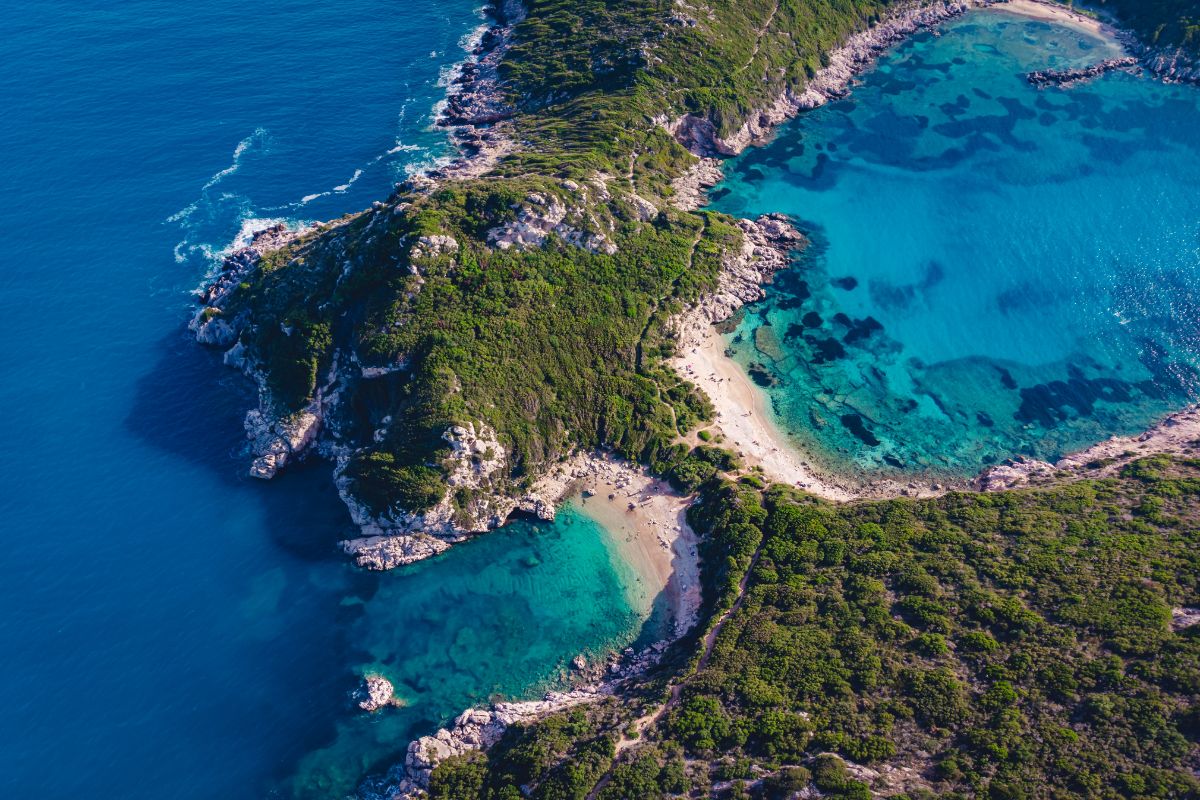 Corfu: relaxeaza-te si descopera frumusetea unei insule verzi cu plaje de vis
