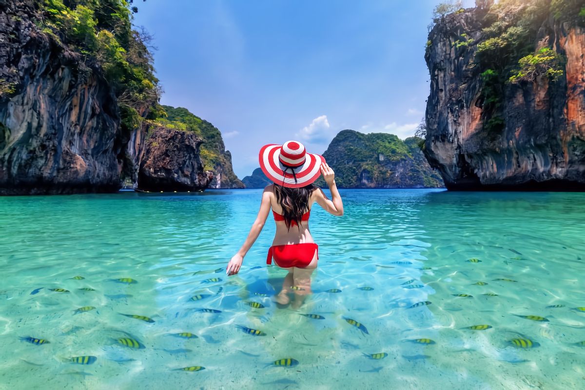 Phuket – paradisul thailandez ce așteaptă să fie descoperit de oamenii de pretutindeni
