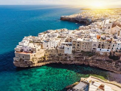Articol - Puglia, bijuteria ascunsă a Italiei – de la orașe istorice și plaje spectaculoase, la trulli și orecchiette