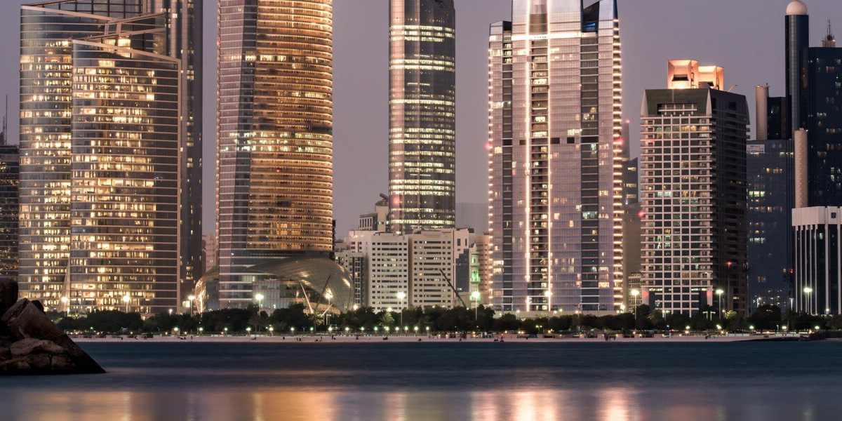 Abu Dhabi: Obiective turistice spectaculoase și secretele vacanței perfecte