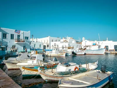Paros: ghid pentru insula de care te vei îndrăgosti iremediabil