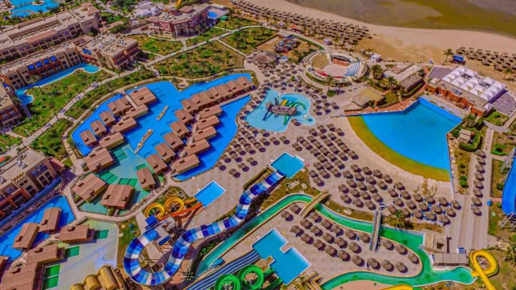 Hotel Titanic Palace Hurghada: distracție la aqua park și confort all inclusive
