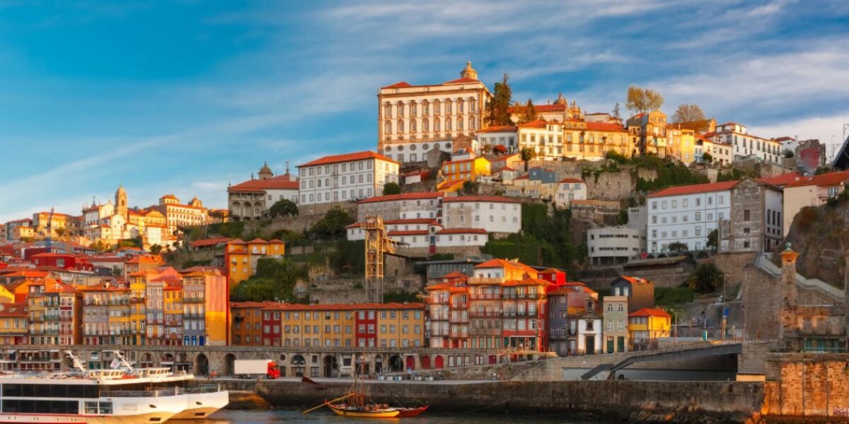 Portugalia de la un capăt la altul: ce înseamnă cu adevărat un mare tur aici și de ce Santiago de Compostela îl face complet