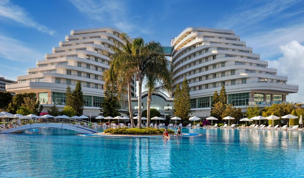 Pachet promo vacanta Miracle Resort Lara-Kundu Antalya