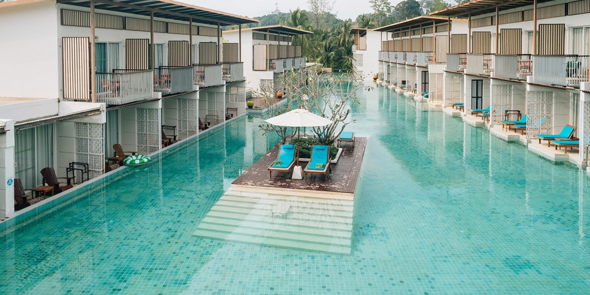 Pachet promo vacanta The Briza Beach Resort Khao Lak Khao Lak Phuket & Krabi