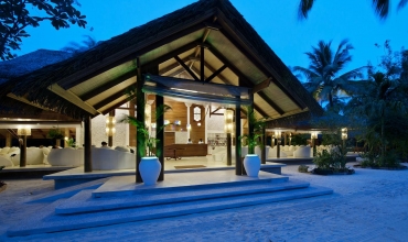 Kuramathi Maldives Resort Maldive Ari Atoll Sejur si vacanta Oferta 2024