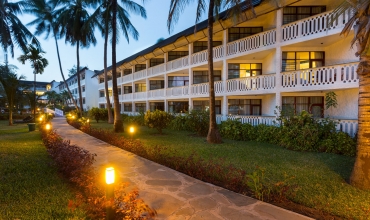 Travellers Beach Hotel **** Mombasa Coasta de Nord Sejur si vacanta Oferta 2022