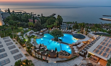 Mediterranean Beach Hotel Zona Larnaca Limassol Sejur si vacanta Oferta 2024