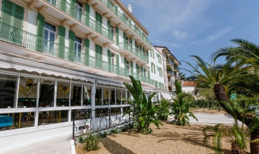 Hotel Verlaine Coasta de Azur Cannes Sejur si vacanta Oferta 2023 - 2024