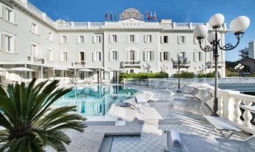 Grand Hotel Des Bains Riviera Rimini Riccione Sejur si vacanta Oferta 2022