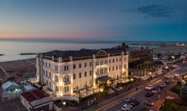 Kursaal Hotel Riviera Rimini Cattolica Sejur si vacanta Oferta 2022