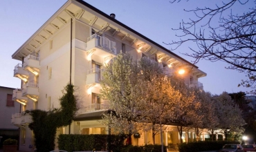 Hotel Maestrale Riviera Rimini Riccione Sejur si vacanta Oferta 2022