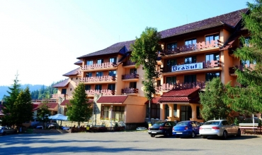 Hotel Bradul *** Statiuni montane Durau Sejur si vacanta Oferta 2022