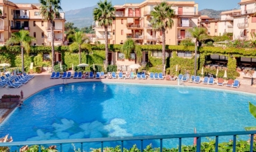 Hotel Caesar Palace Sicilia Giardini Naxos Sejur si vacanta Oferta 2024