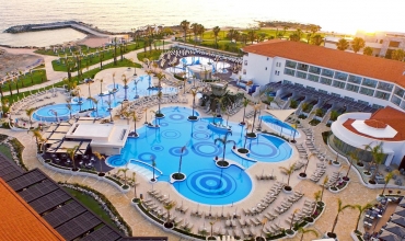 Olympic Lagoon Resort Paphos Zona Paphos Paphos Sejur si vacanta Oferta 2022 - 2023