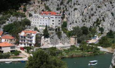 Hotel Villa Dvor Split -Dalmatia Omis Sejur si vacanta Oferta 2022 - 2023